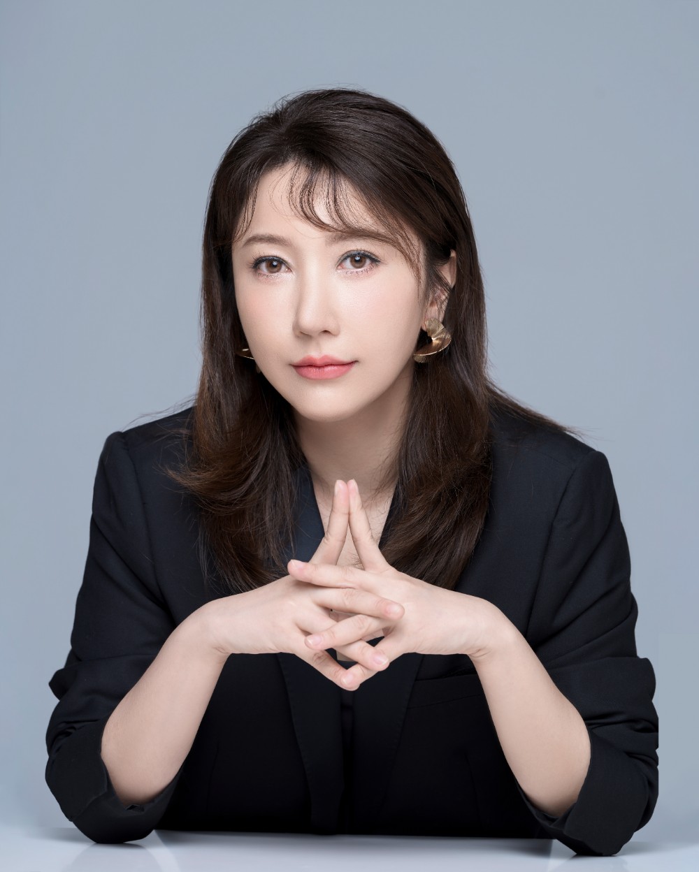  公司党委委员、视传系主任 熊燕飞