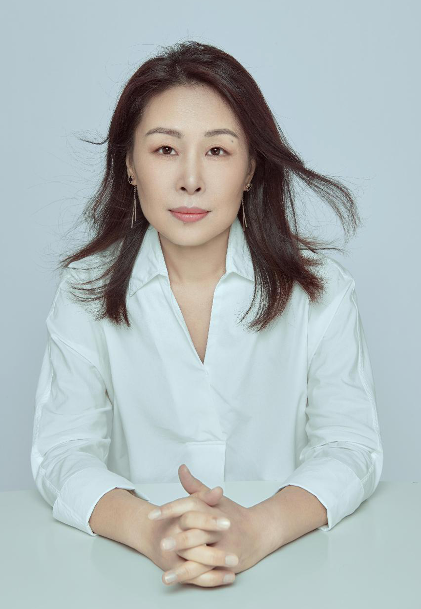  工艺美术系主任 滕玉梅