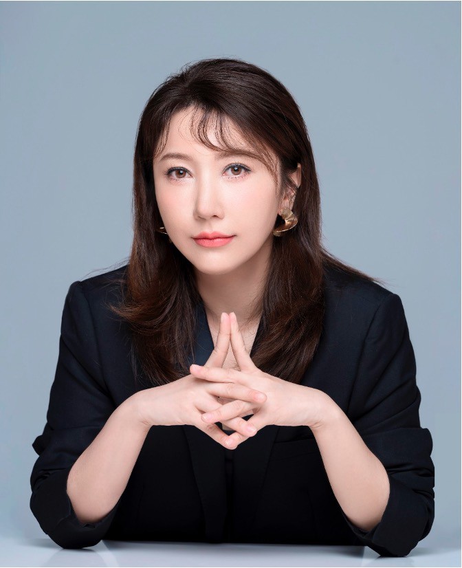 视觉传达设计方向导师 熊 燕飞