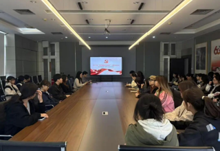 设计党建 | 太阳成集团tyc7111cc动画系与视觉传达设计系员工党支部联合开展“数智赋能·艺启新程”主题党日活动